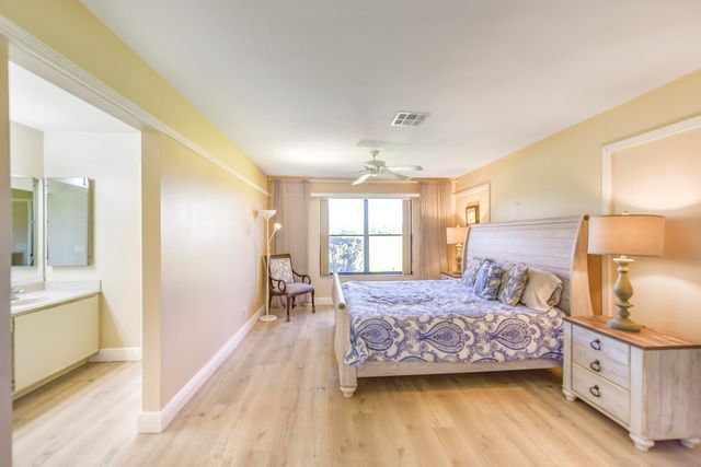 13355 Touchstone Place, Palm Beach Gardens, FL 33418