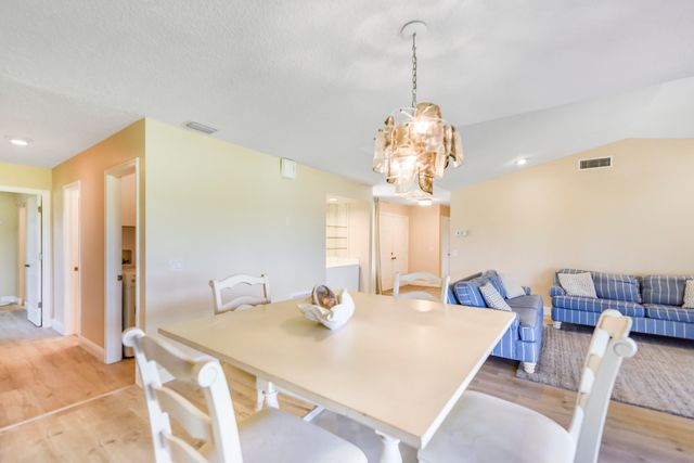 13355 Touchstone Place, Palm Beach Gardens, FL 33418