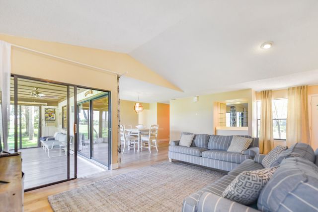 13355 Touchstone Place, Palm Beach Gardens, FL 33418