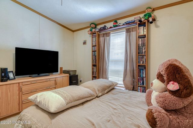 46 Randall Avenue, Hazlet, NJ 07730