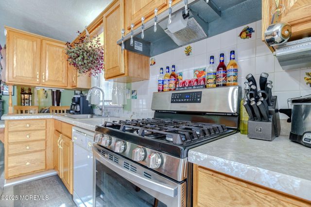 46 Randall Avenue, Hazlet, NJ 07730