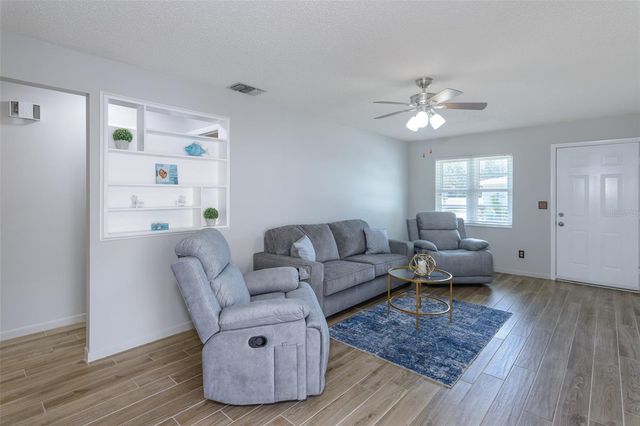 1139 ORANGE TREE CIRCLE E A, Palm Harbor, FL 34684