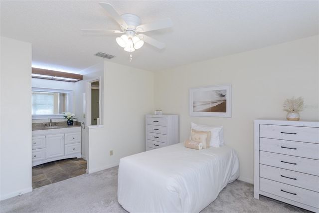 1139 ORANGE TREE CIRCLE E A, Palm Harbor, FL 34684