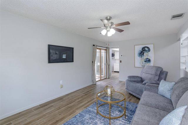 1139 ORANGE TREE CIRCLE E A, Palm Harbor, FL 34684