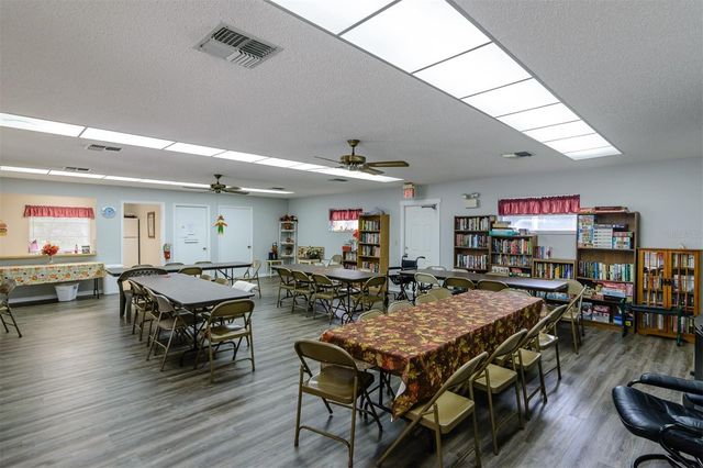 1139 ORANGE TREE CIRCLE E A, Palm Harbor, FL 34684