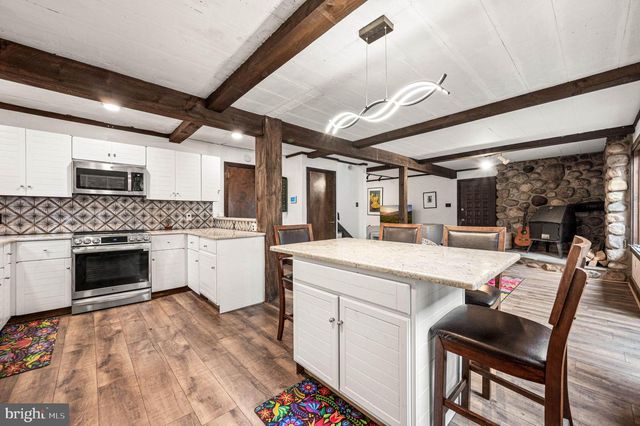 1785 TRUMBAUERSVILLE RD, Quakertown, PA 18951