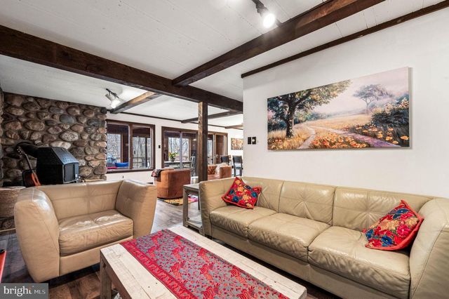 1785 TRUMBAUERSVILLE RD, Quakertown, PA 18951