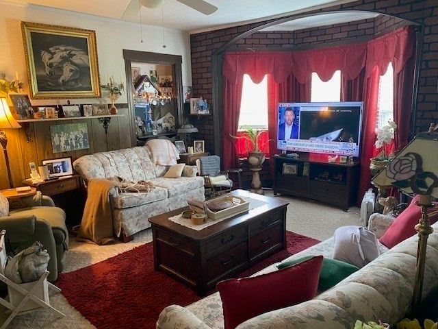 27 A-B Grafton St, Millbury, MA 01527
