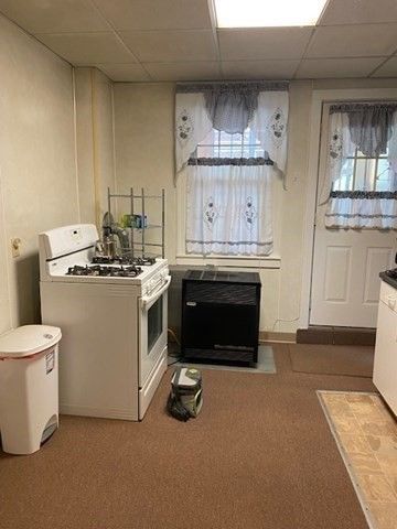 27 A-B Grafton St, Millbury, MA 01527