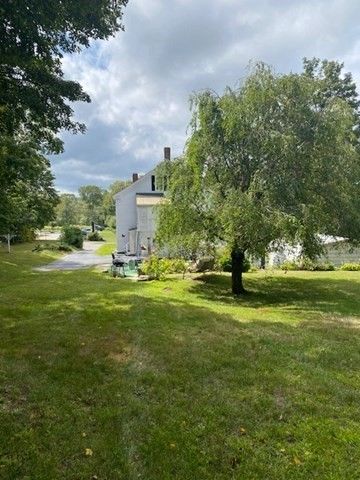 27 A-B Grafton St, Millbury, MA 01527