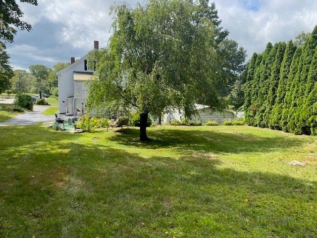 27 A-B Grafton St, Millbury, MA 01527