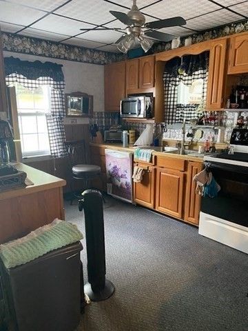 27 A-B Grafton St, Millbury, MA 01527