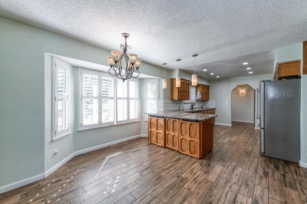 Image 17 of property listing at 6732 E Harvey Avenue, Fresno, CA 93727