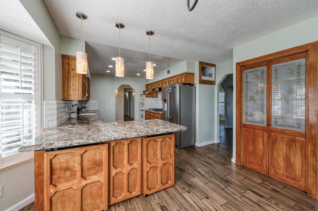 Image 18 of property listing at 6732 E Harvey Avenue, Fresno, CA 93727