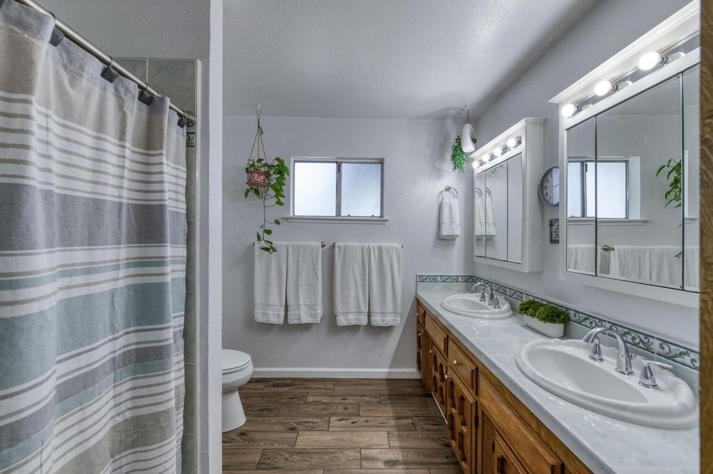 Image 22 of property listing at 6732 E Harvey Avenue, Fresno, CA 93727