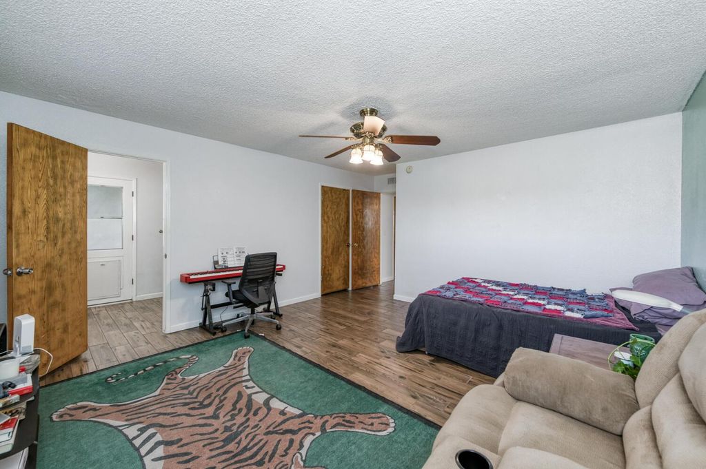 Image 28 of property listing at 6732 E Harvey Avenue, Fresno, CA 93727