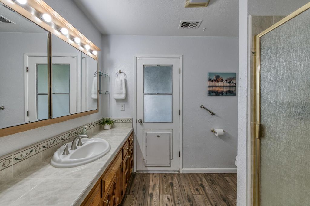 Image 29 of property listing at 6732 E Harvey Avenue, Fresno, CA 93727