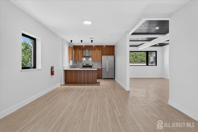 810 N 2nd Avenue 4, Highland Park, NJ 08904