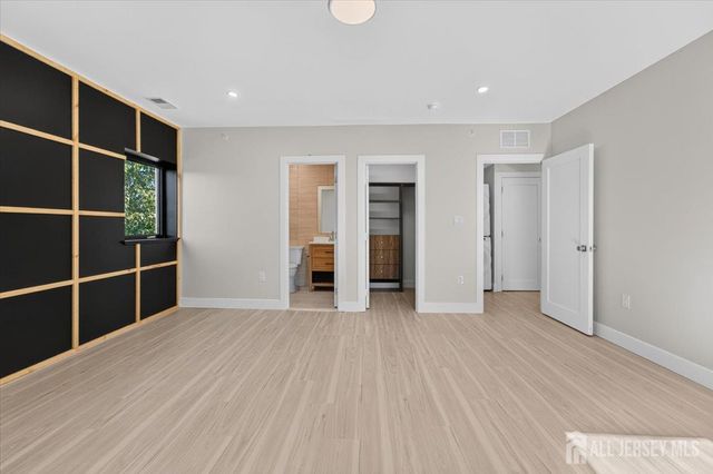 810 N 2nd Avenue 4, Highland Park, NJ 08904