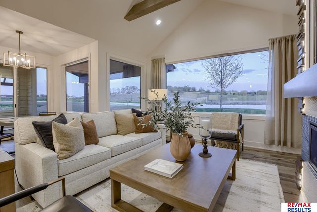 20121 W Street, Omaha, NE 68135