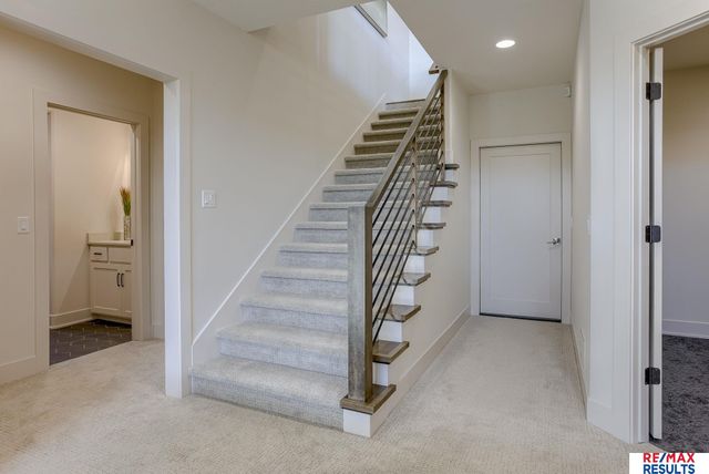 20121 W Street, Omaha, NE 68135