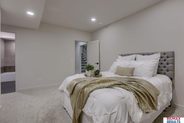 20121 W Street, Omaha, NE 68135