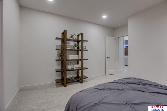 20121 W Street, Omaha, NE 68135