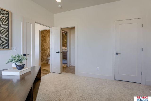 20121 W Street, Omaha, NE 68135