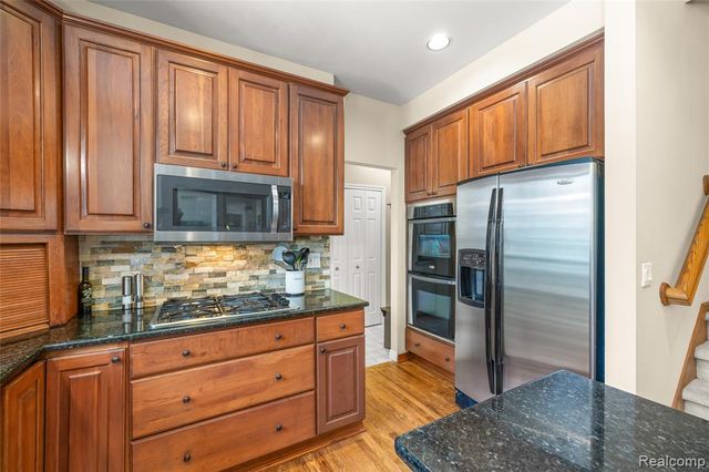 12106 Deer Creek Run, Plymouth, MI 48170