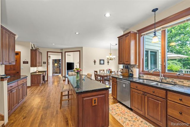 12106 Deer Creek Run, Plymouth, MI 48170
