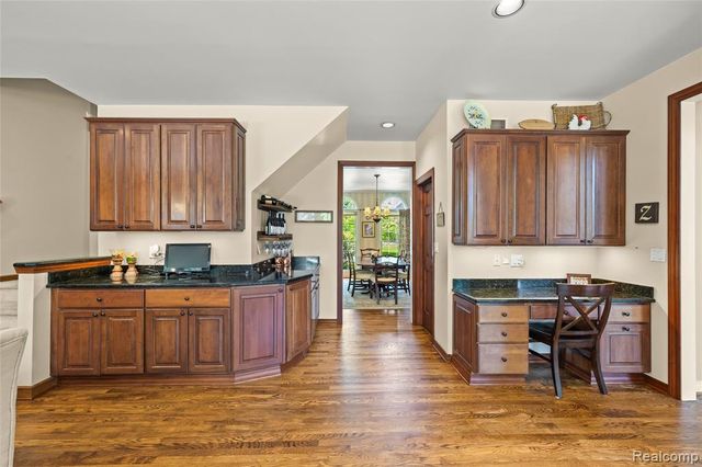 12106 Deer Creek Run, Plymouth, MI 48170