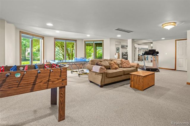 12106 Deer Creek Run, Plymouth, MI 48170