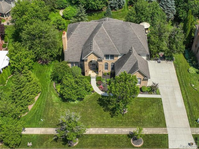 12106 Deer Creek Run, Plymouth, MI 48170