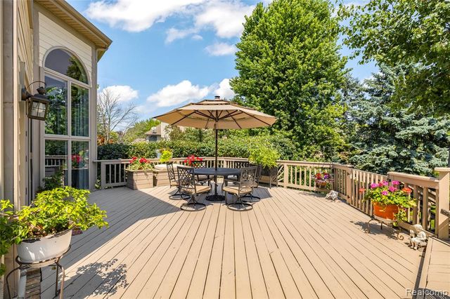 12106 Deer Creek Run, Plymouth, MI 48170