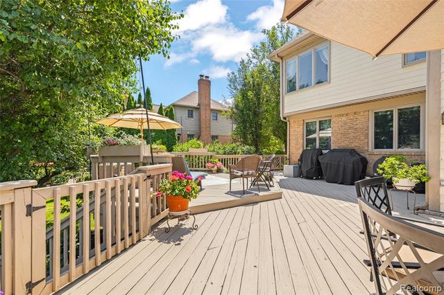 12106 Deer Creek Run, Plymouth, MI 48170
