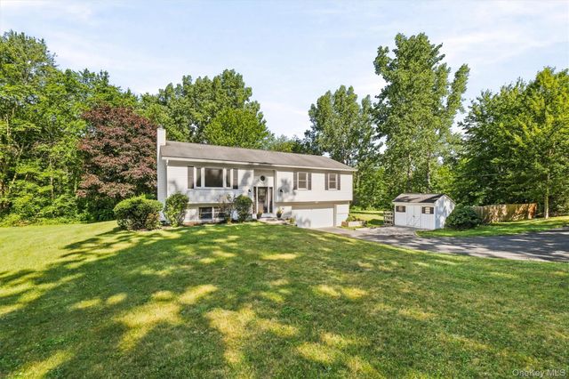 74 Peach Road, Poughkeepsie, NY 12601