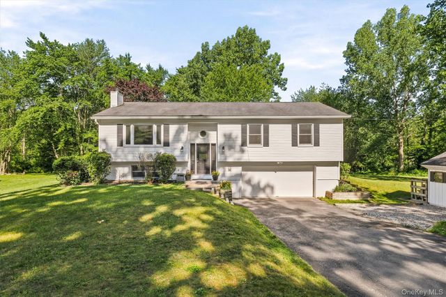 74 Peach Road, Poughkeepsie, NY 12601