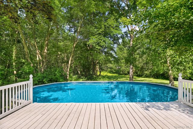 74 Peach Road, Poughkeepsie, NY 12601