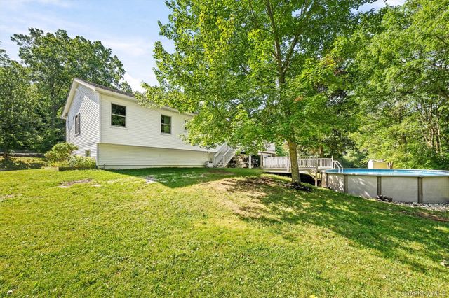 74 Peach Road, Poughkeepsie, NY 12601