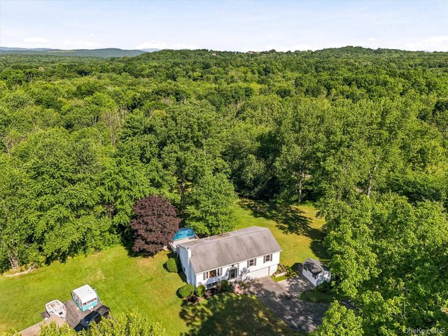 74 Peach Road, Poughkeepsie, NY 12601
