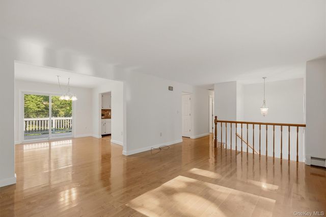 74 Peach Road, Poughkeepsie, NY 12601
