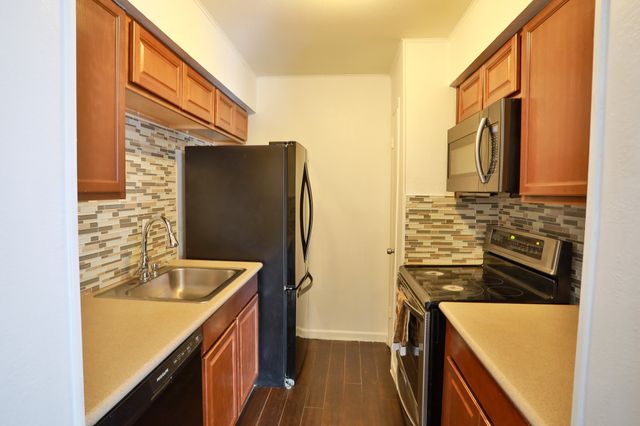 8110 Skillman Street 2091, Dallas, TX 75231