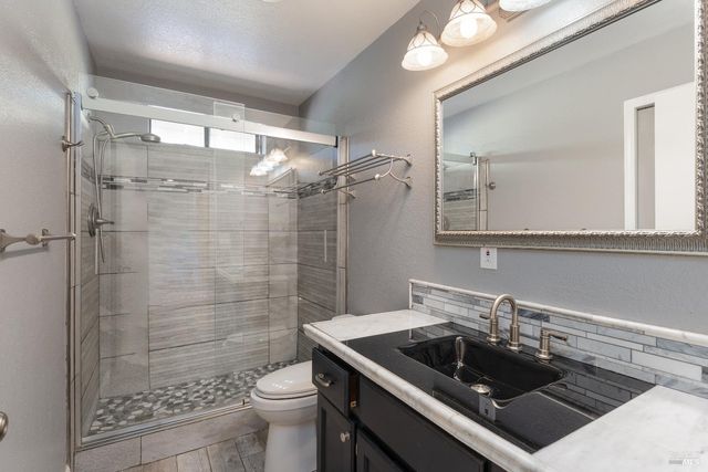 4380 1st Ave, Ukiah, CA 95482