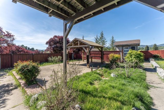 4380 1st Ave, Ukiah, CA 95482