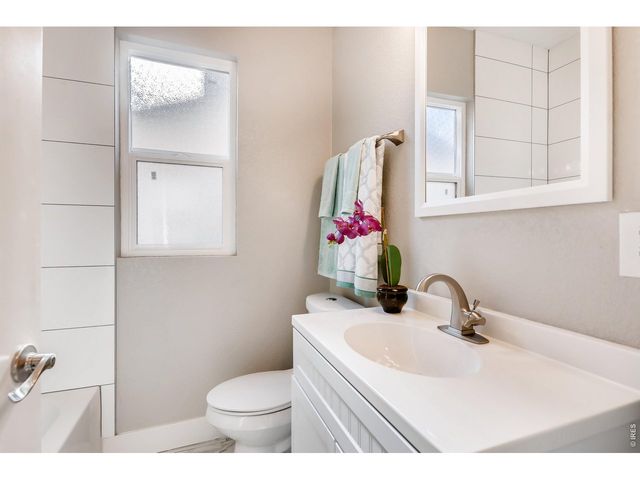 4035 Batavia Pl, Denver, CO 80220