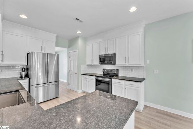 124 Garfield Lane, Simpsonville, SC 29681