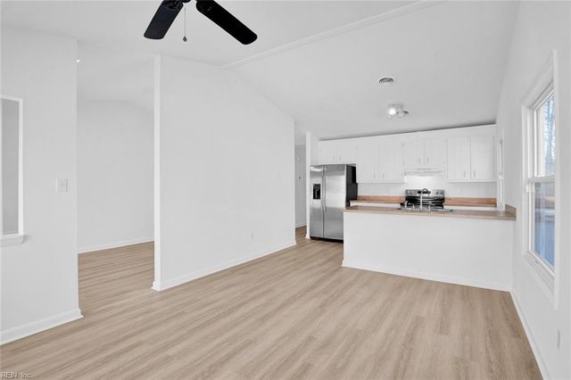 226 Windsor Castle DR, Newport News, VA 23608