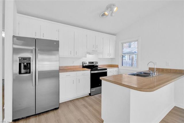 226 Windsor Castle DR, Newport News, VA 23608