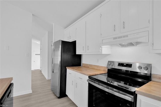 226 Windsor Castle DR, Newport News, VA 23608