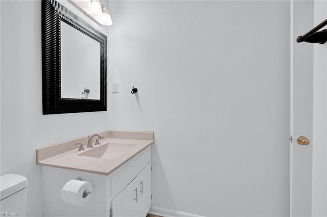 226 Windsor Castle DR, Newport News, VA 23608